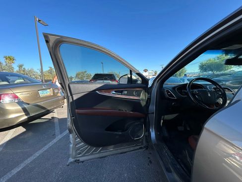 Used 2017 Lincoln MKX Reserve image 8