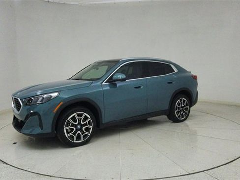 Used 2025 BMW X2 xDrive28i w/ Premium Package image 66
