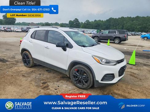 Used 2018 Chevrolet Trax LT w/ Redline Edition FWD image 5