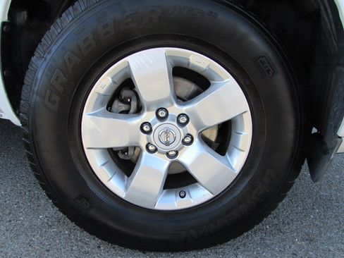 Used 2012 Nissan Frontier SV RWD image 21