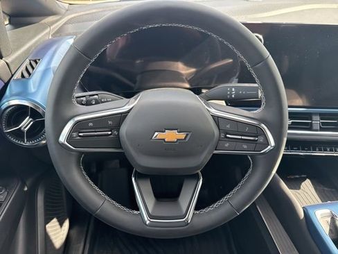 New 2026 Chevrolet Equinox EV LT image 18