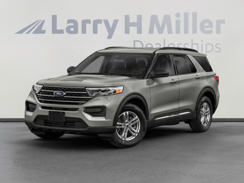 Used 2022 Ford Explorer XLT w/ Equipment Group 202A image 1