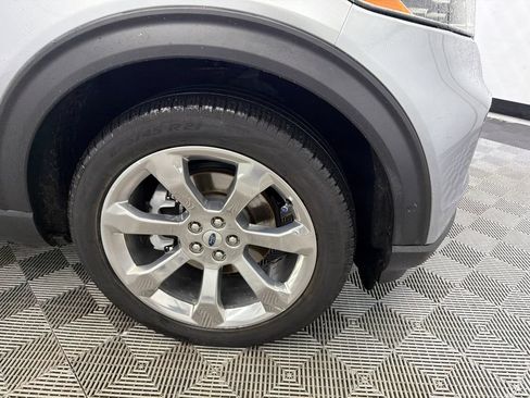 Used 2020 Ford Explorer Platinum w/ Premium Technology Package AWD/4WD image 14