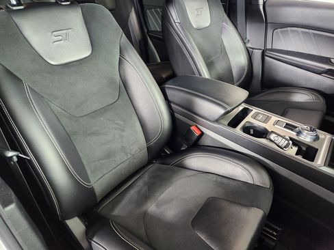 Certified 2022 Ford Edge ST w/ Equipment Group 401A image 10