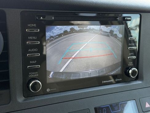Used 2019 Toyota Sienna LE FWD image 17