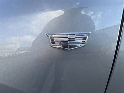 Used 2025 Cadillac XT4 Premium Luxury image 33