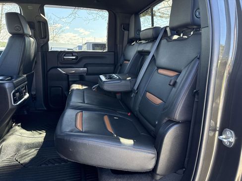 Used 2022 GMC Sierra 2500 AT4 w/ AT4 Preferred Package AWD/4WD image 14