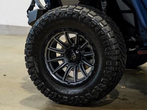 Used 2025 Jeep Wrangler Unlimited Rubicon w/ Safety Group AWD/4WD image 9