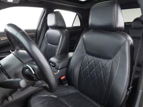 Used 2017 Chrysler 300 C Platinum w/ Safetytec Plus Group RWD image 22