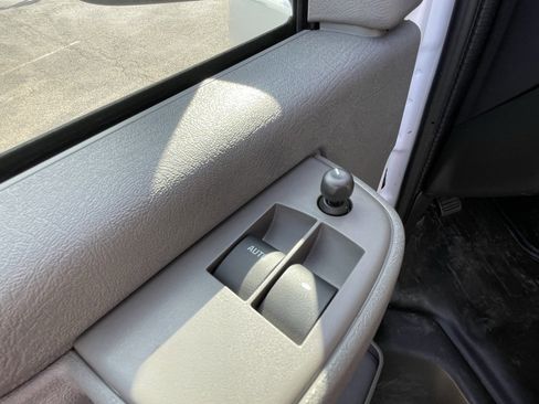 New 2025 Chevrolet Express 3500 w/ Driver Convenience Package image 27