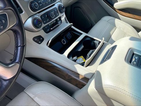 Used 2019 GMC Yukon Denali w/ Denali Ultimate Package AWD/4WD image 18