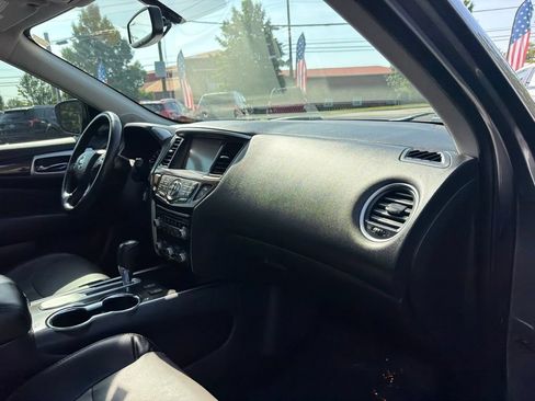 Used 2019 Nissan Pathfinder SL FWD image 33