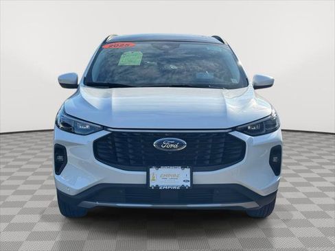 Used 2025 Ford Escape SE w/ PHEV Premium Package image 2