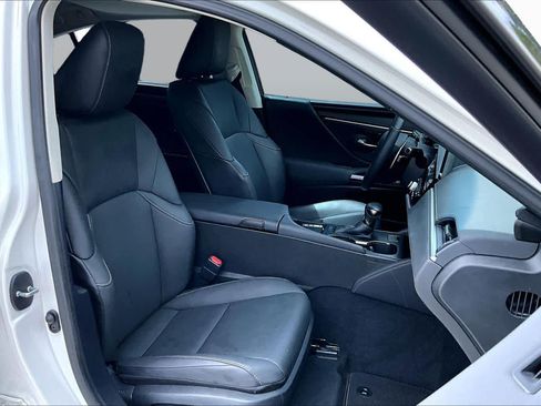 Used 2024 Lexus ES 350 w/ Premium Package FWD image 9