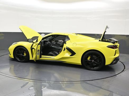 Used 2022 Chevrolet Corvette Stingray Preferred Conv w/ Z51 Performance Package RWD image 35