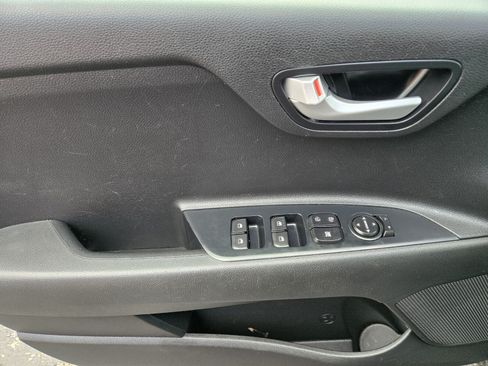 Used 2018 Kia Rio S FWD image 14