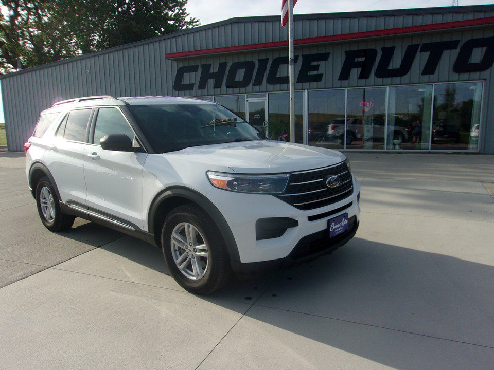 Used 2023 Ford Explorer XLT w/ Class IV Trailer Tow Package AWD/4WD image 1