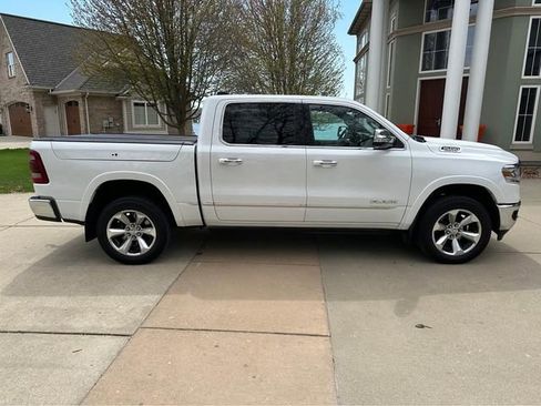 Used 2019 RAM 1500 Limited AWD/4WD image 2