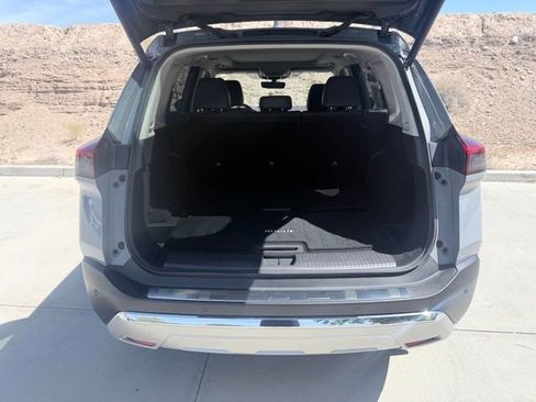 Certified 2022 Nissan Rogue Platinum w/ Head-Up Display Package image 34