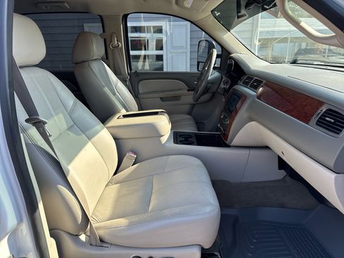 Used 2011 Chevrolet Silverado 2500 LTZ w/ LTZ Plus Package image 14