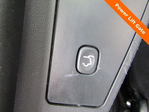 Used 2017 Dodge Grand Caravan GT image 19