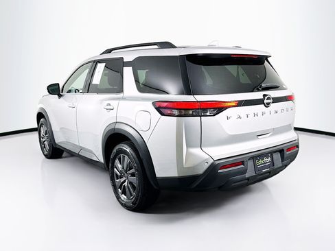 Used 2025 Nissan Pathfinder SV FWD image 5