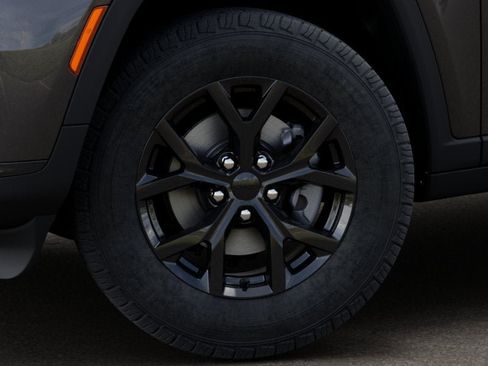 New 2025 Jeep Grand Cherokee L Altitude image 50