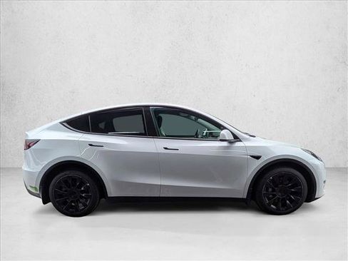 Used 2023 Tesla Model Y Long Range AWD/4WD image 4