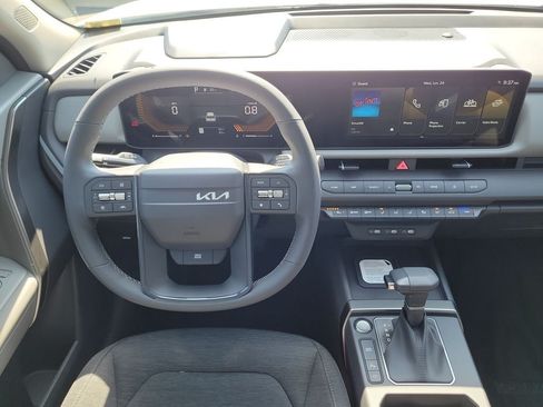 New 2027 Kia Seltos S FWD image 18