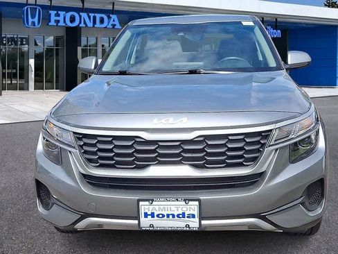 Used 2023 Kia Seltos LX AWD/4WD image 3