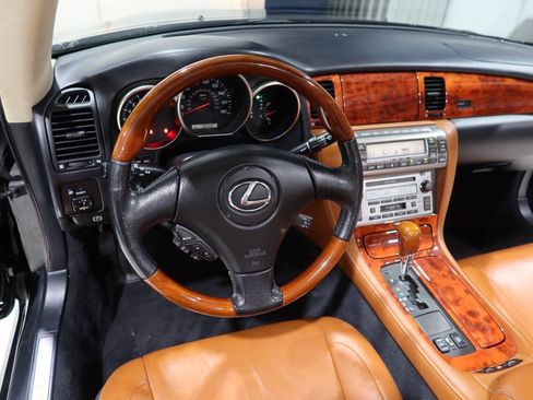 Used 2005 Lexus SC 430 Convertible w/ Preferred Accessory Pkg RWD image 20
