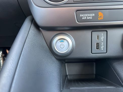 Used 2023 Nissan Leaf S image 19