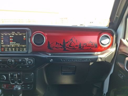 Used 2022 Jeep Wrangler Unlimited Rubicon AWD/4WD image 12