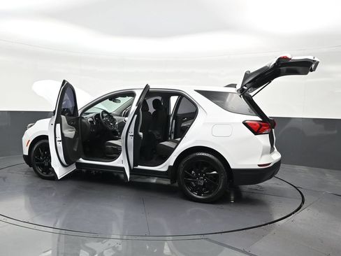 Used 2024 Chevrolet Equinox LS w/ Sport Edition FWD image 38