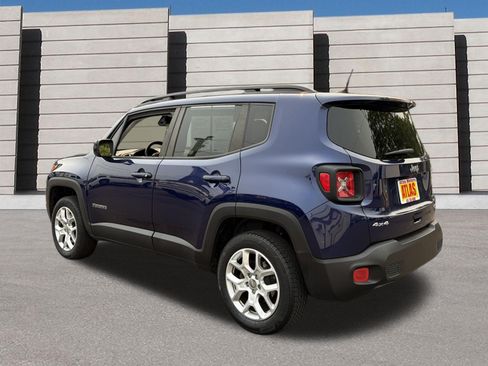 Used 2018 Jeep Renegade Latitude AWD/4WD image 3