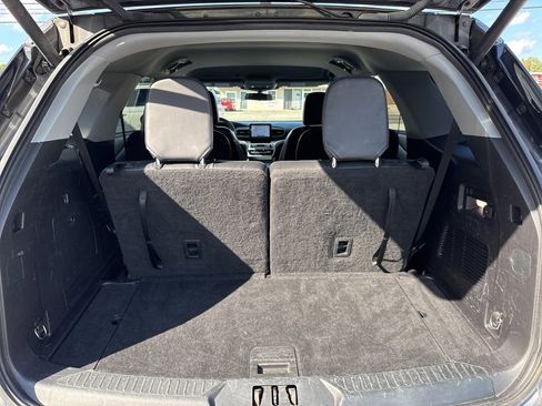 Used 2021 Ford Explorer XLT w/ Equipment Group 202A image 28