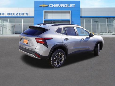 New 2026 Chevrolet Trax LT w/ Driver Confidence Package image 3