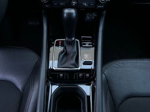 Used 2025 Jeep Compass Trailhawk image 13