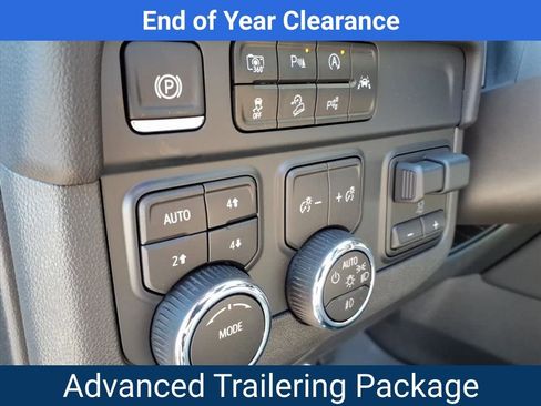 New 2025 Chevrolet Suburban Premier image 9