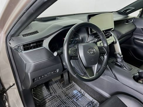 Used 2021 Toyota Venza Limited image 8