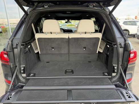 Used 2021 BMW X7 xDrive40i w/ M Sport Package image 10