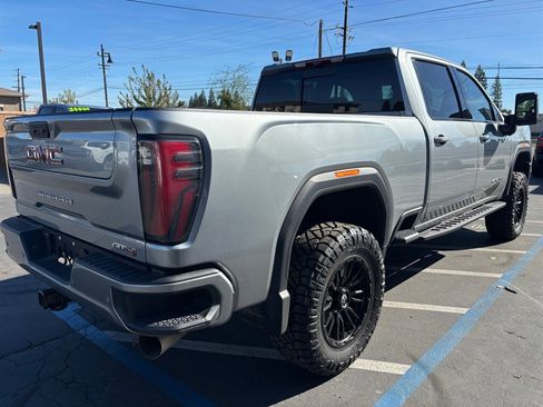 Used 2024 GMC Sierra 2500 AT4 w/ AT4 Premium Plus Package image 3