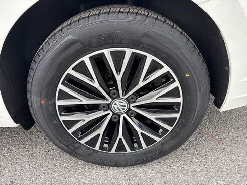 Used 2019 Volkswagen Jetta SE FWD image 12