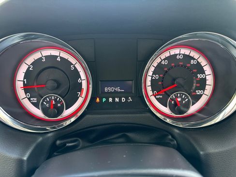 Used 2018 Dodge Grand Caravan SE w/ UConnect Hands-Free Group image 24