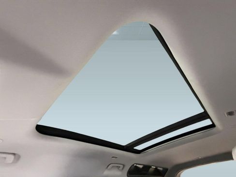 Used 2026 Land Rover Defender 110 S image 25