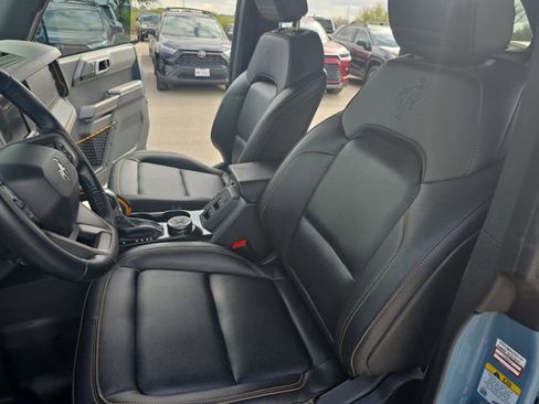 Used 2023 Ford Bronco Badlands image 15