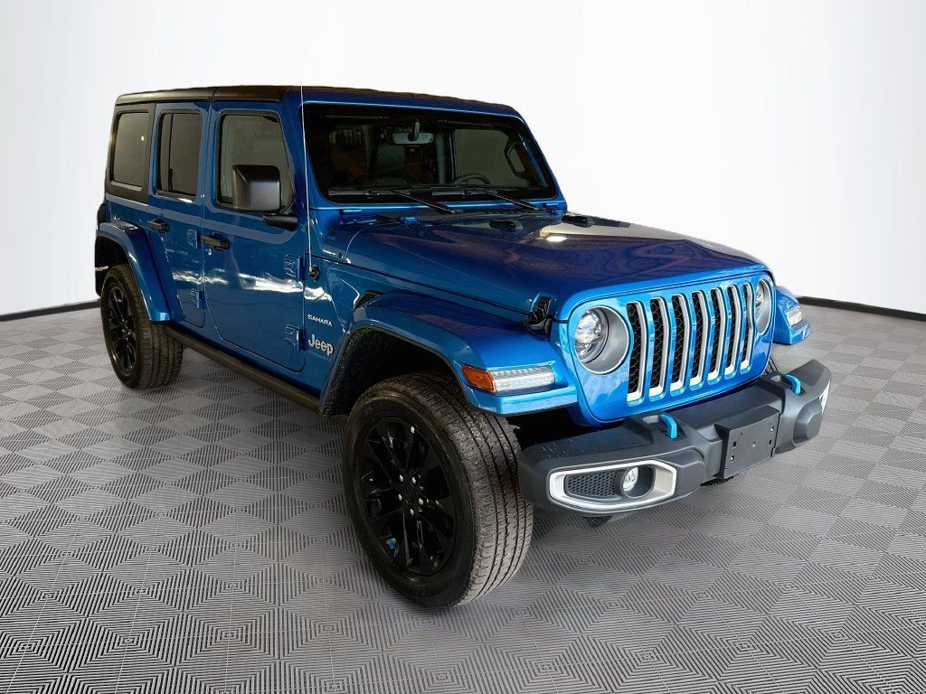 Certified 2023 Jeep Wrangler Unlimited Sahara AWD/4WD image 4