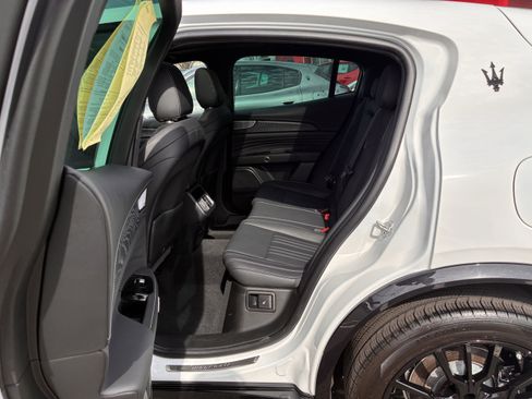 Used 2025 Maserati Grecale Modena image 31