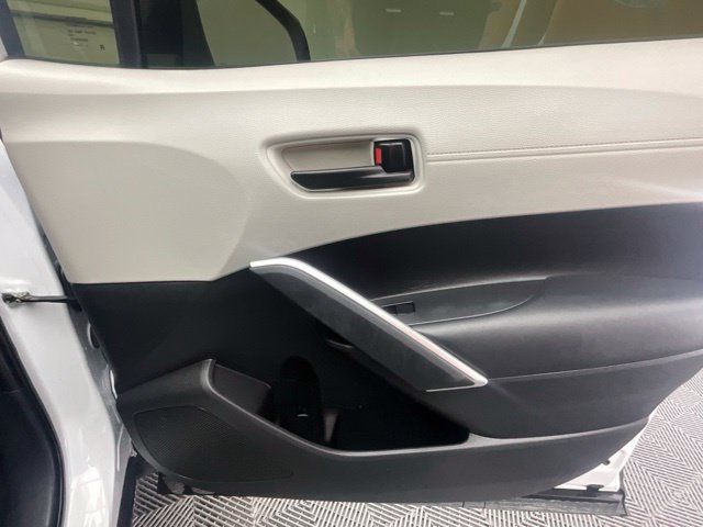Used 2022 Toyota Corolla Cross L FWD image 15