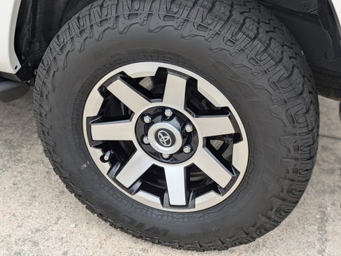 Used 2021 Toyota 4Runner TRD Off-Road Premium w/ Moonroof Package image 9